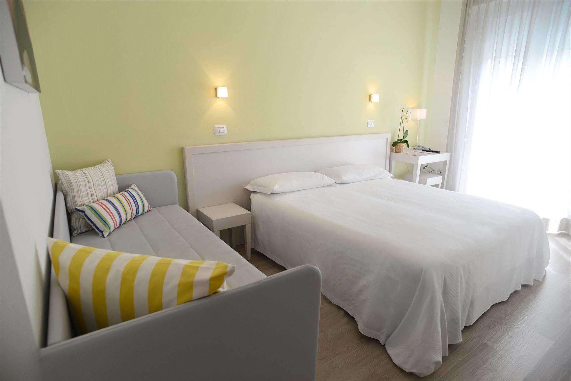 Maree Hotel Cesenatico Esterno foto