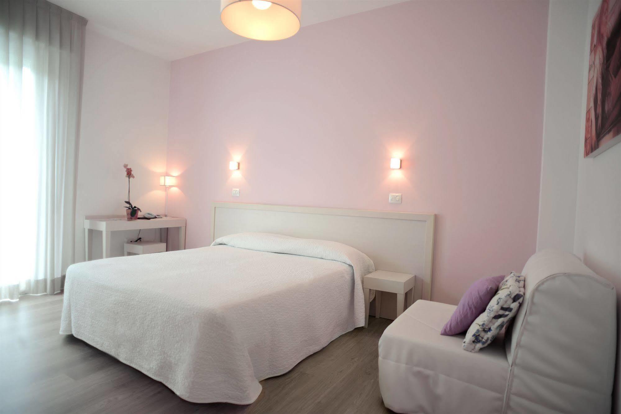 Maree Hotel Cesenatico Esterno foto