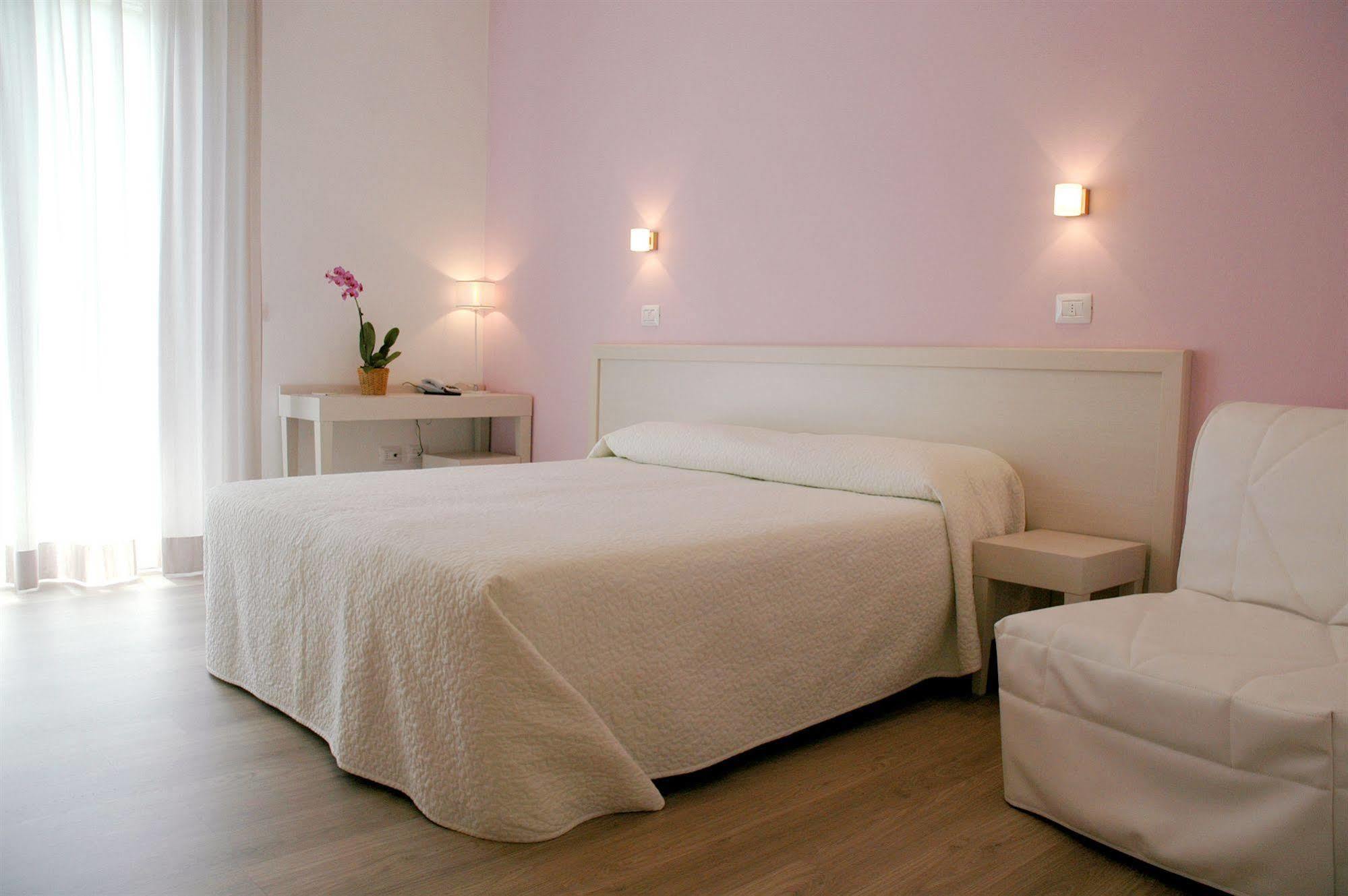 Maree Hotel Cesenatico Esterno foto
